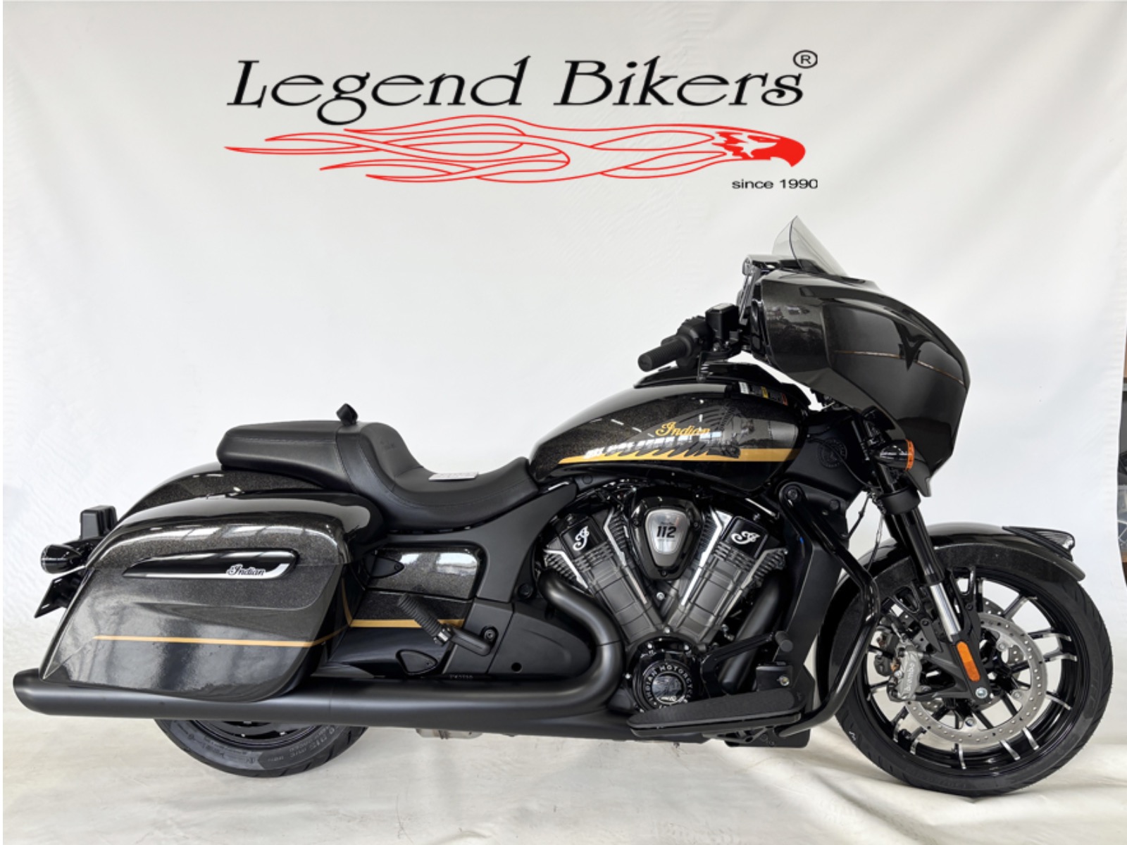 Legend Bikers - INDIAN CHALLENGER DARKE HORSE 112 E5+