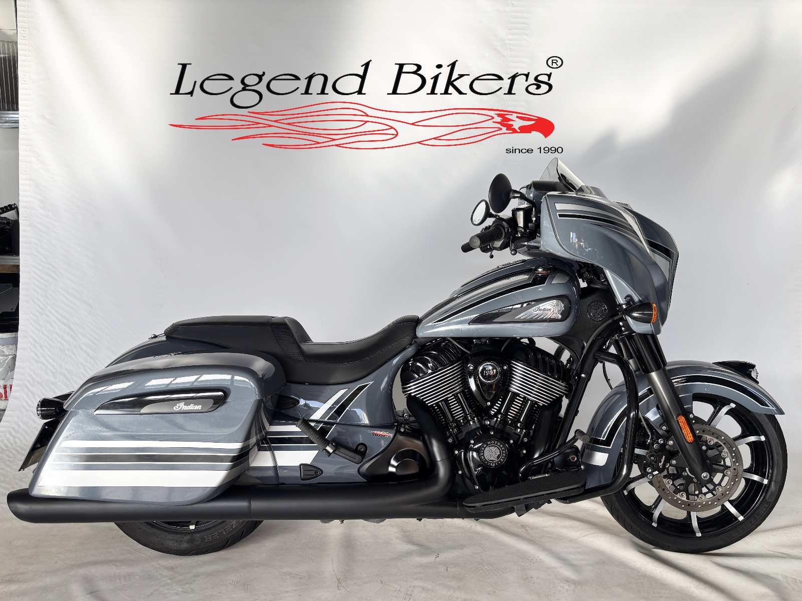 Legend Bikers - INDIAN CHIEFTAIN DARKE HORSE MY 24 E5