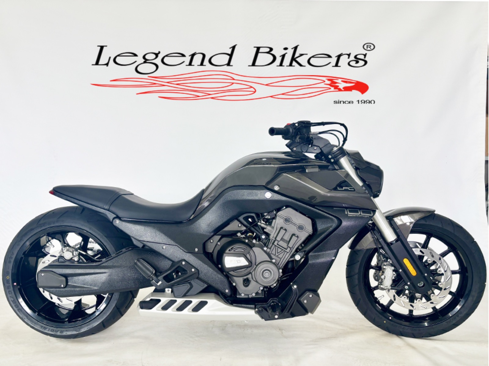 Legend Bikers - BENDA LFC 700 PRO