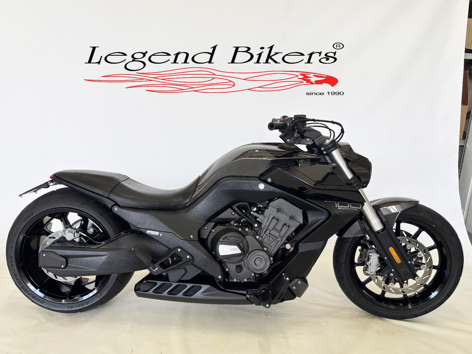Legend Bikers - BENDA LFC 700 PRO